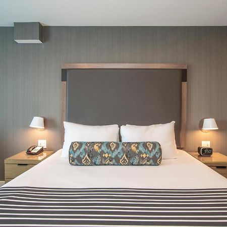 Sandman Signature Ottawa Airport Hotel מראה חיצוני תמונה