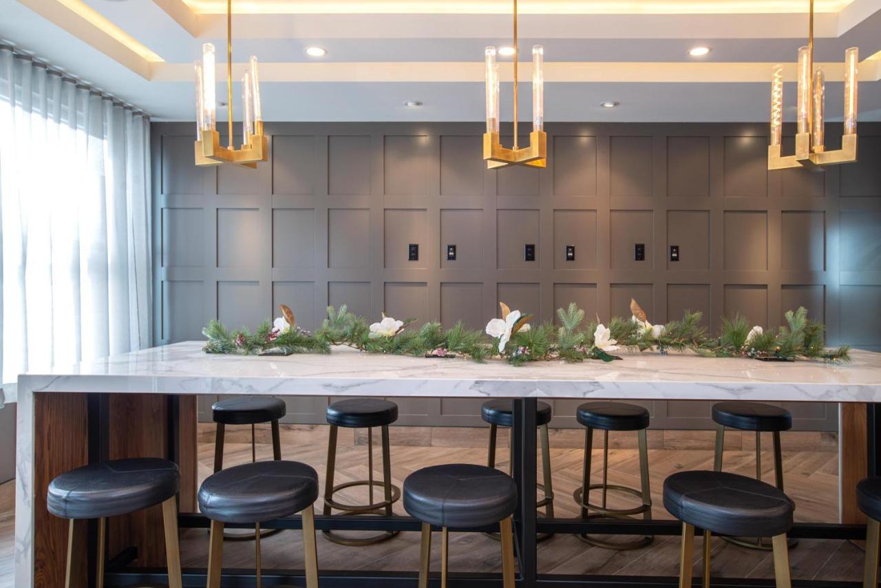 Sandman Signature Ottawa Airport Hotel מראה חיצוני תמונה