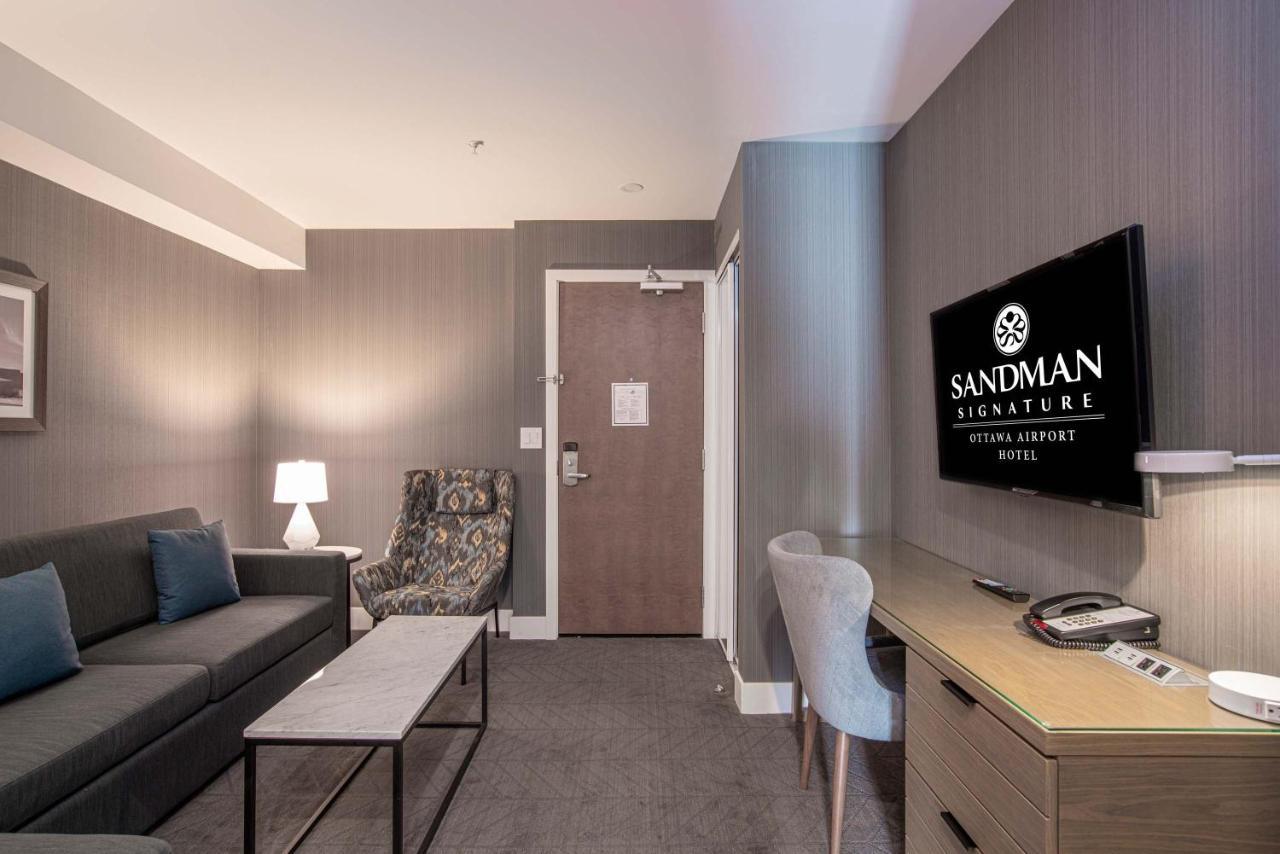 Sandman Signature Ottawa Airport Hotel מראה חיצוני תמונה