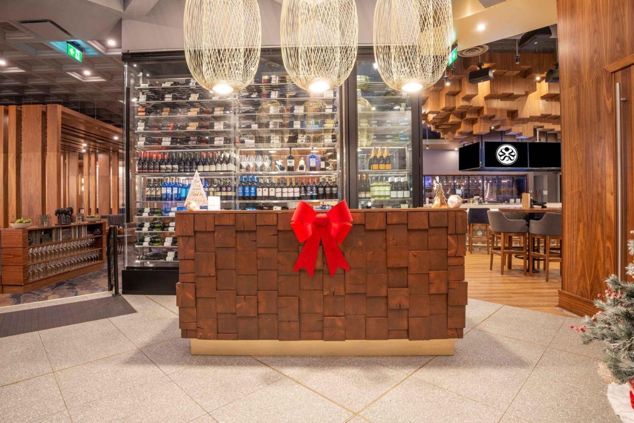 Sandman Signature Ottawa Airport Hotel מראה חיצוני תמונה
