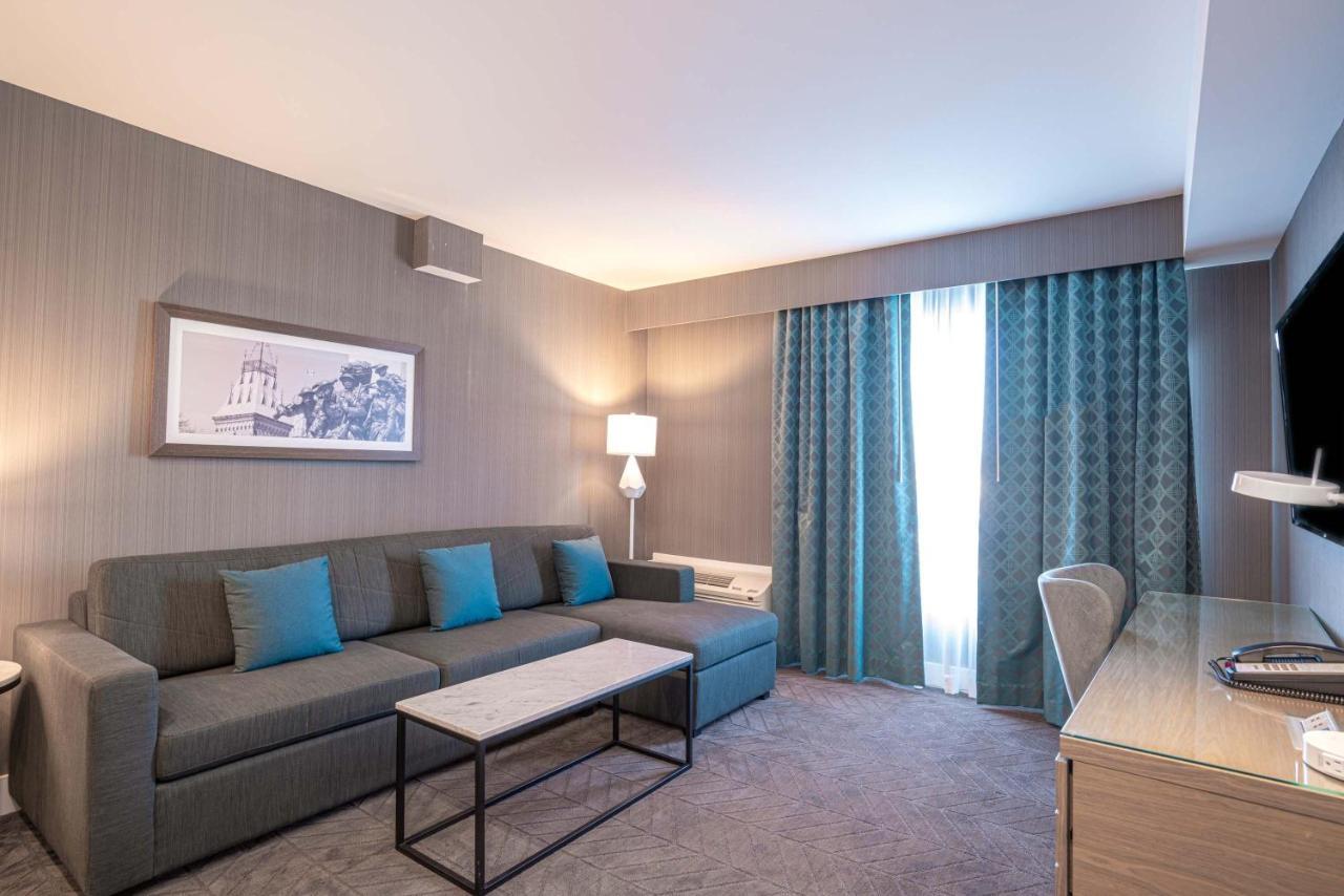 Sandman Signature Ottawa Airport Hotel מראה חיצוני תמונה