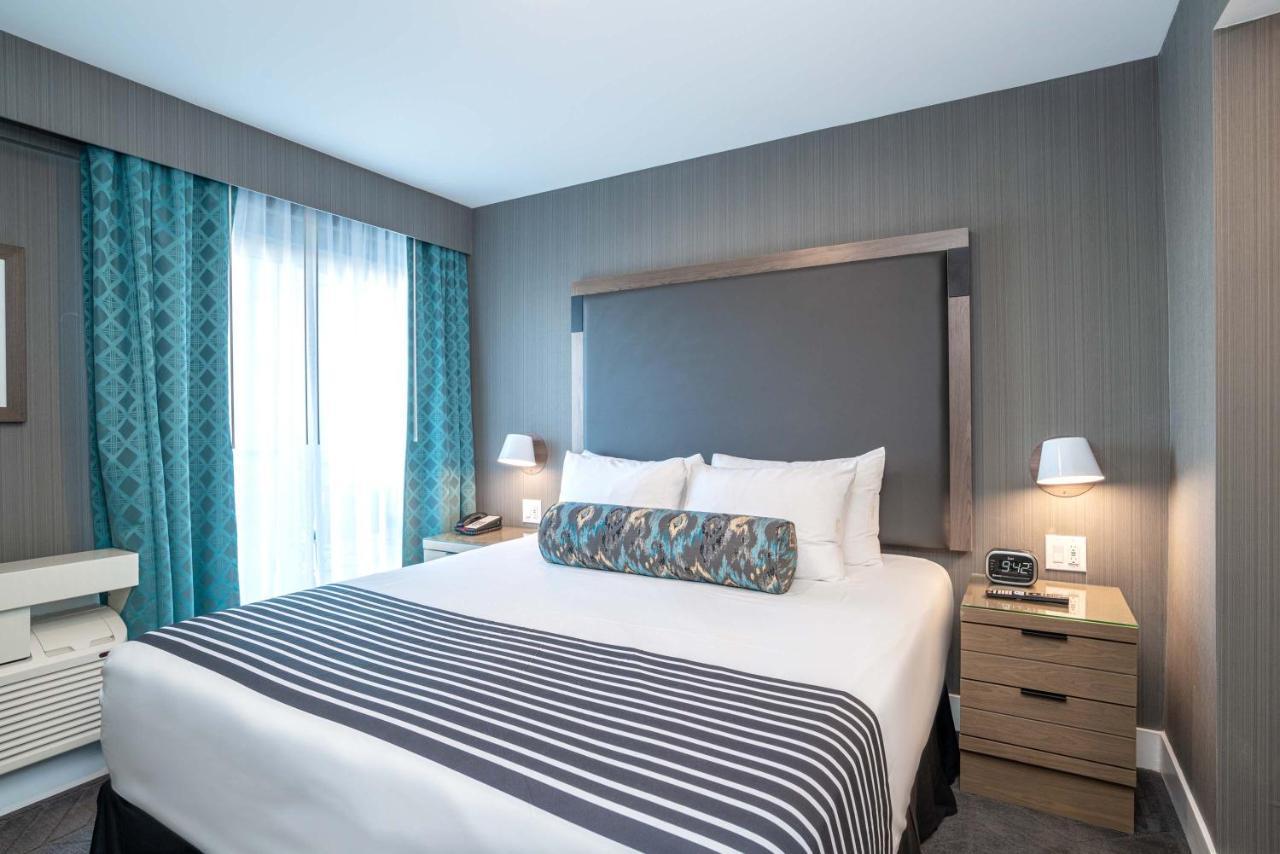 Sandman Signature Ottawa Airport Hotel מראה חיצוני תמונה